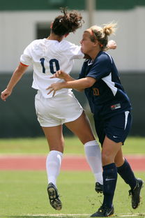 中国米兰体育-环球足球：不同大陆足球文化的碰撞，环球足球鞋